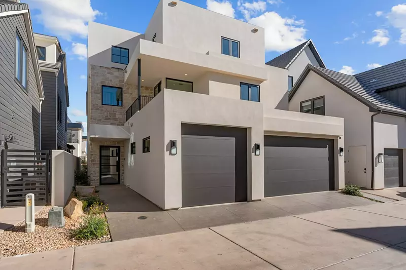 Exterior Garage