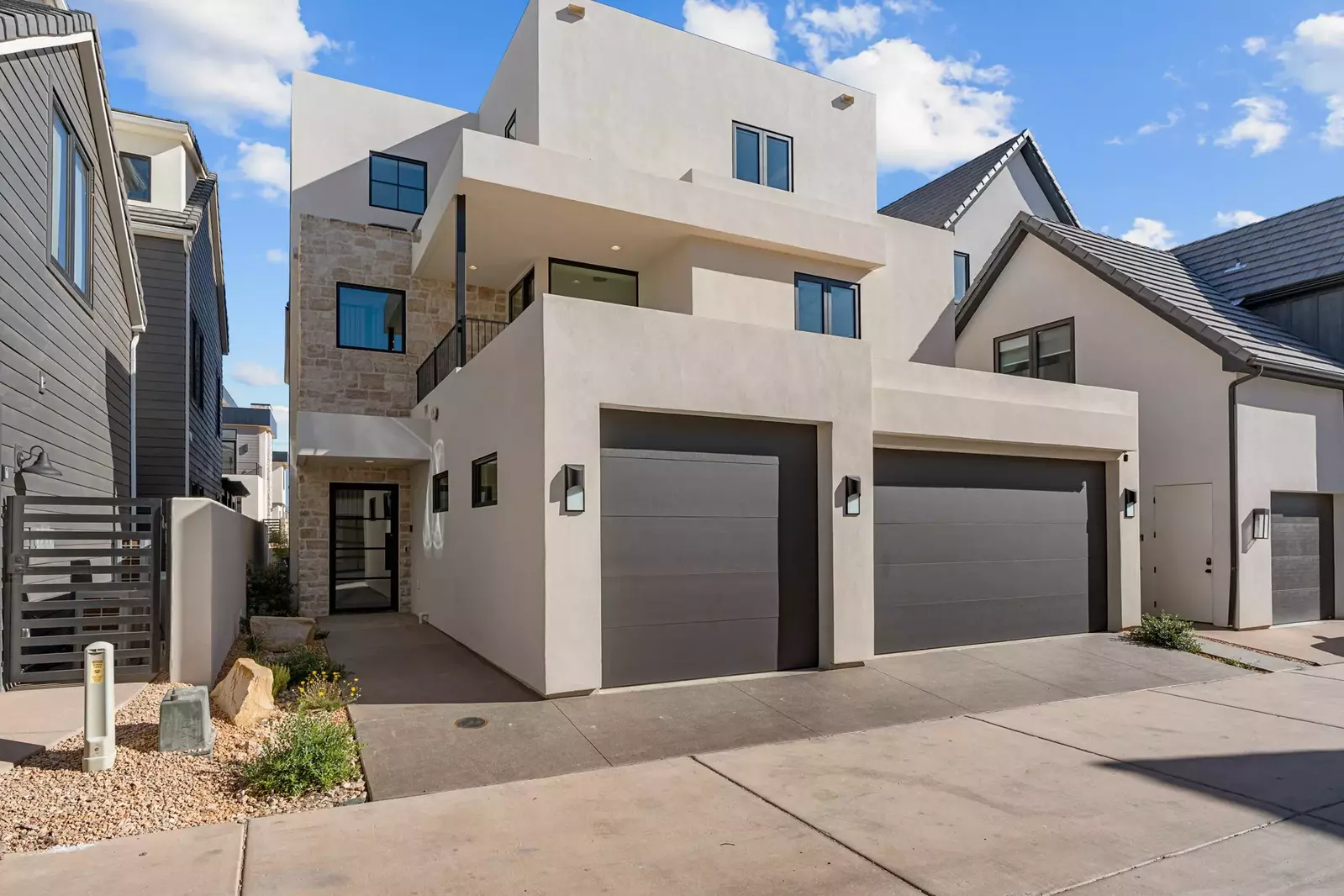 Exterior Garage