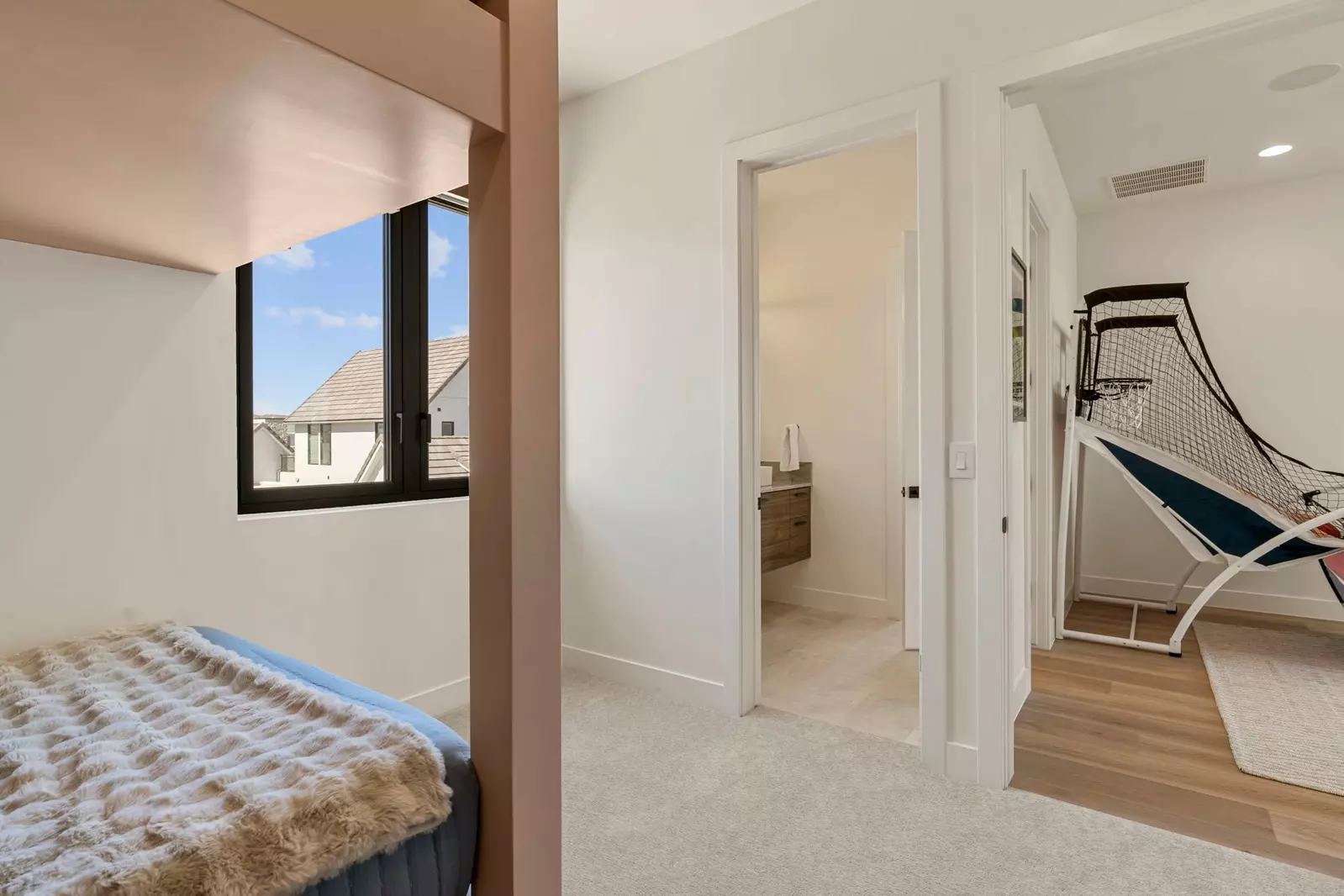 Queen/Queen Bunk + Twin Bed