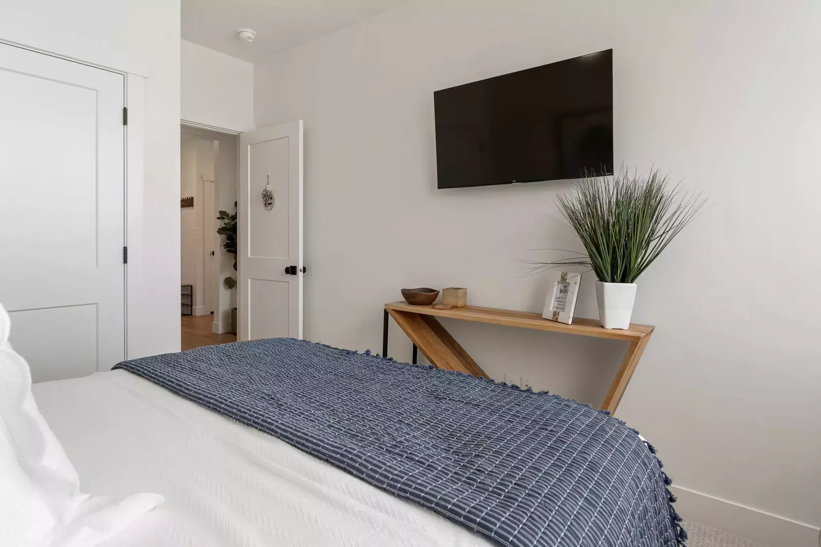 Queen Bedroom