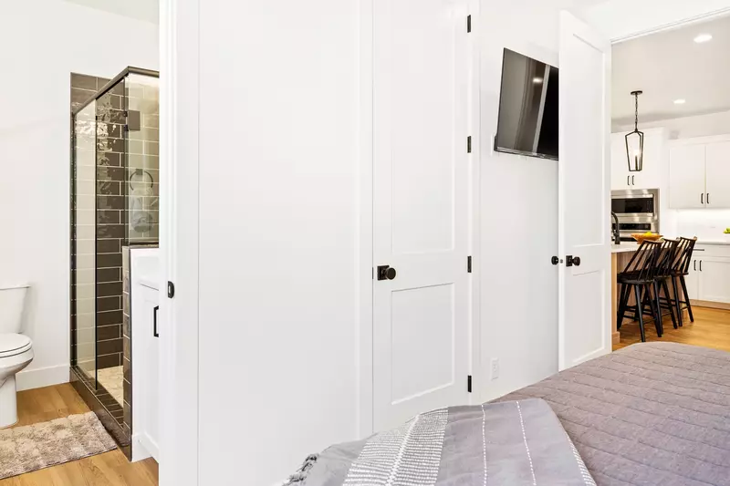 King Bedroom - Attached Bathroom