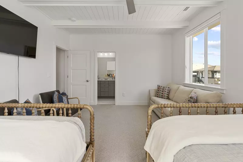 2 Queen Beds, Full Sofa Sleeper