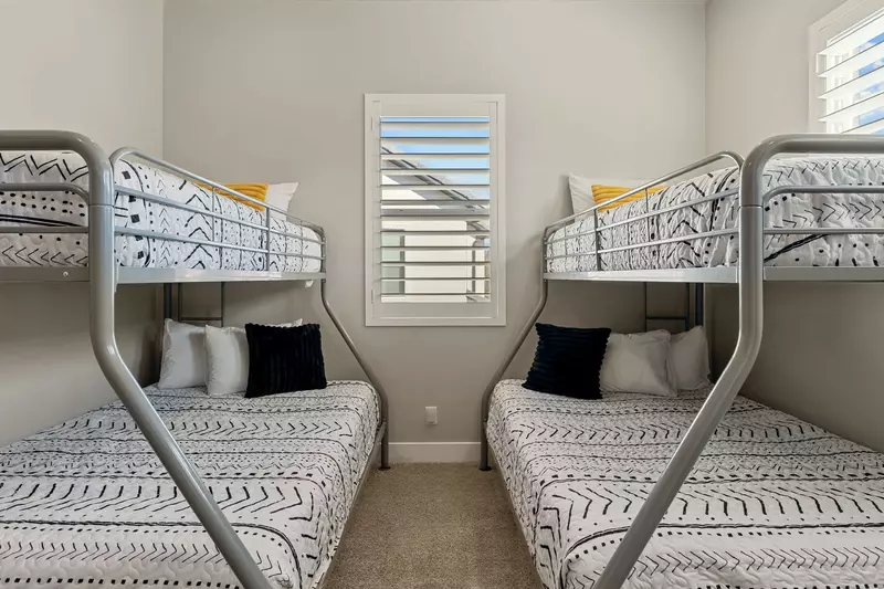 Twin / Full Bunk Room