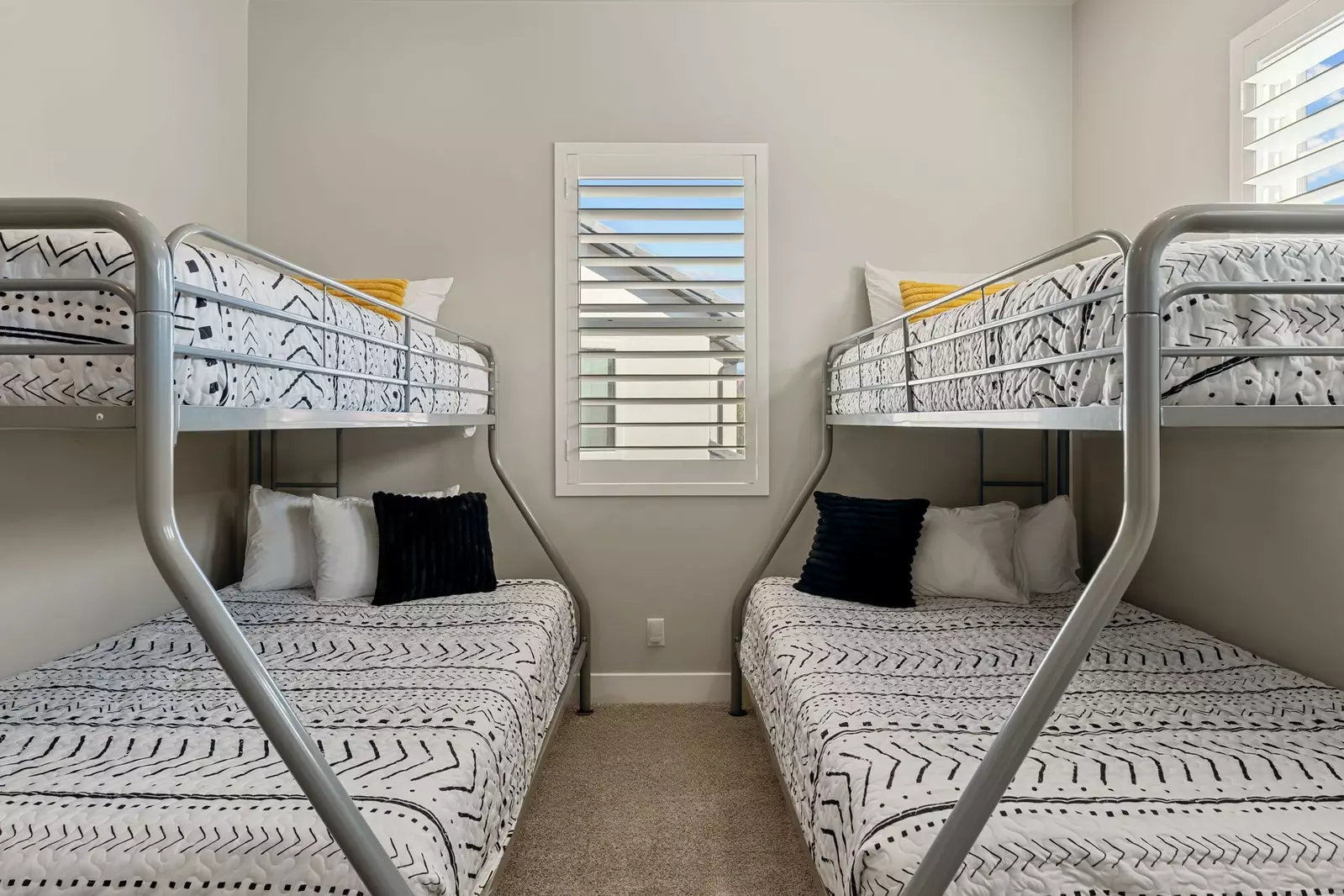 Twin / Full Bunk Room