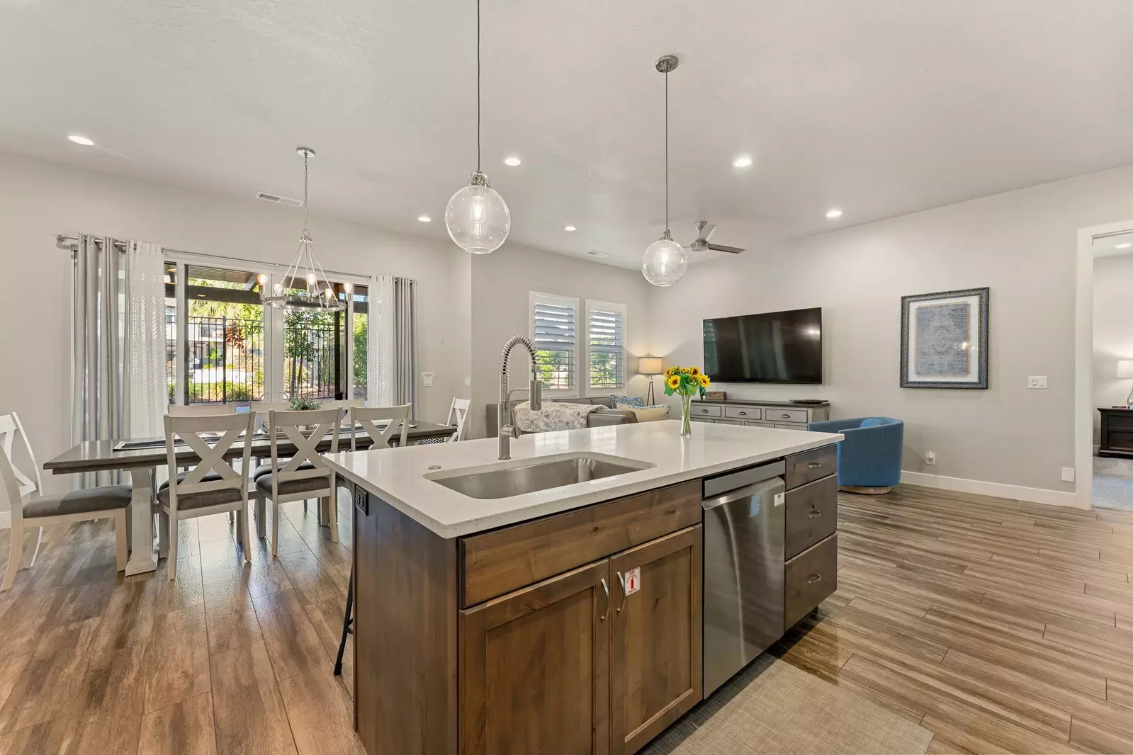 3Fully Equipped Kitchen