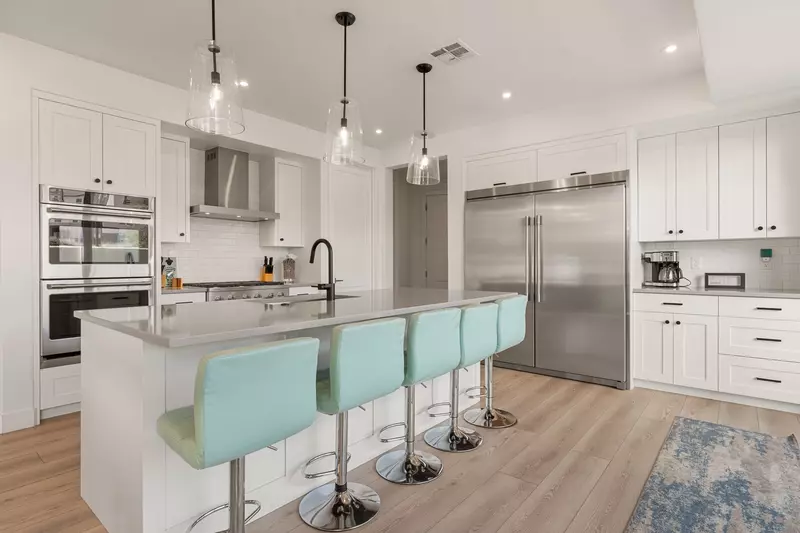 Fully Equipped Kitchen (1)