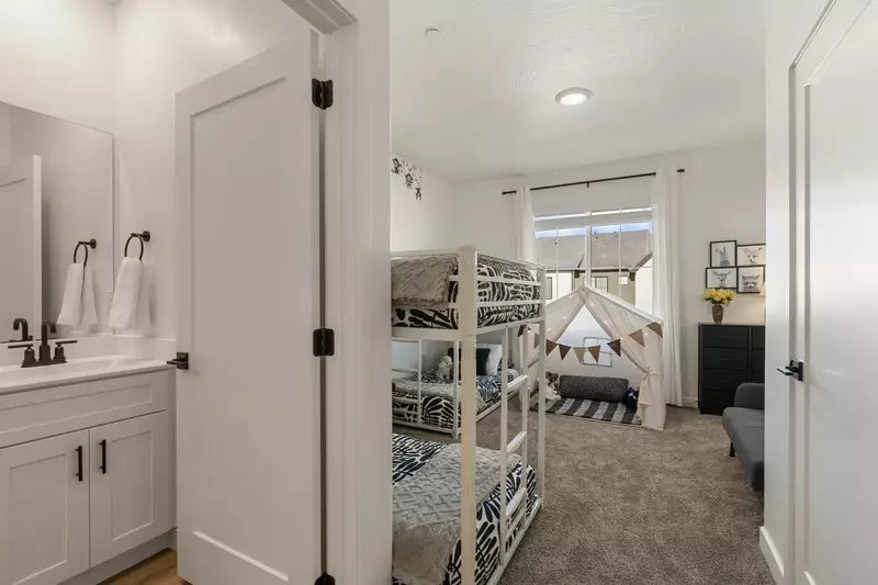 2 Twin/Twin Bunks