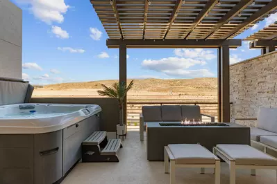 Private Hot Tub + Fire Table