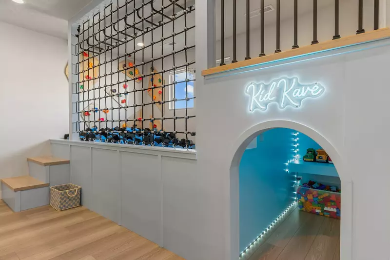 2nd Floor Family Room / Foam Pit