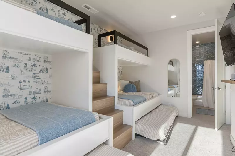 2 Twin/Double Bunks + 2 Twin Trundles