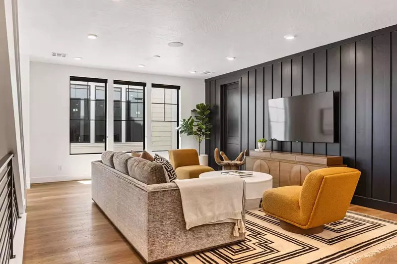 2nd Floor Family Room