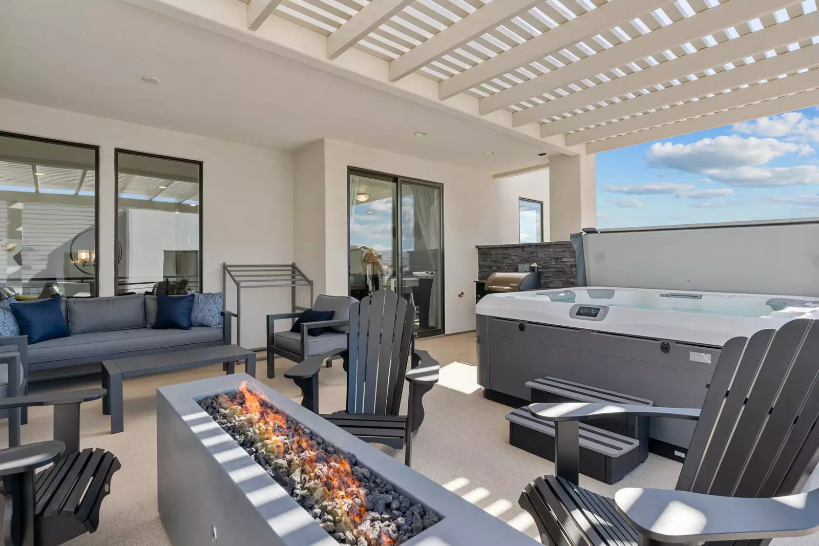Private Hot Tub + Fire Table