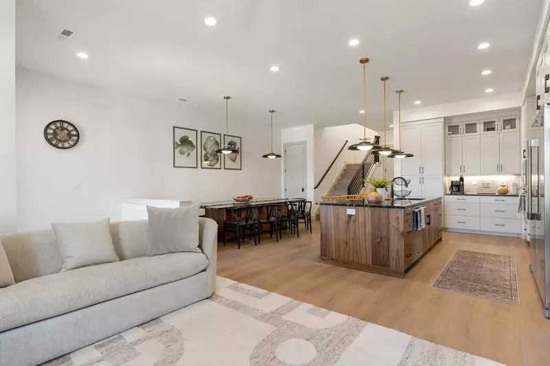 Living Room / Kitchen