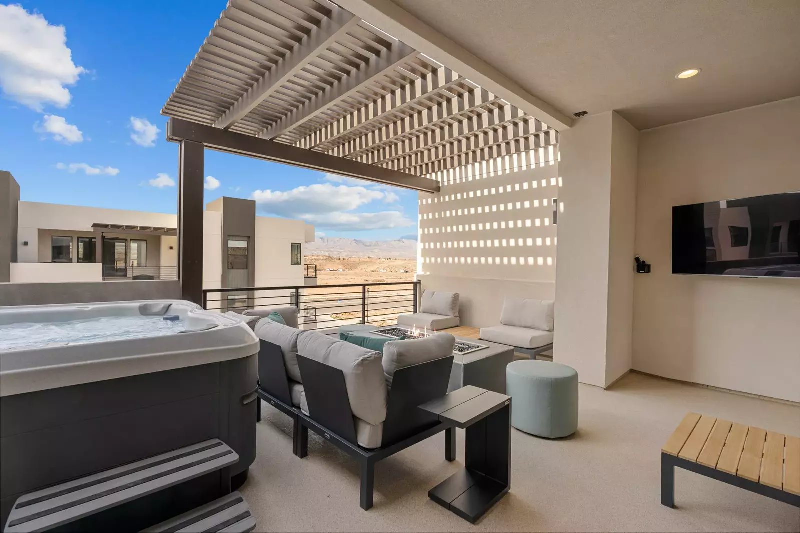 Private Hot Tub + Fire Table