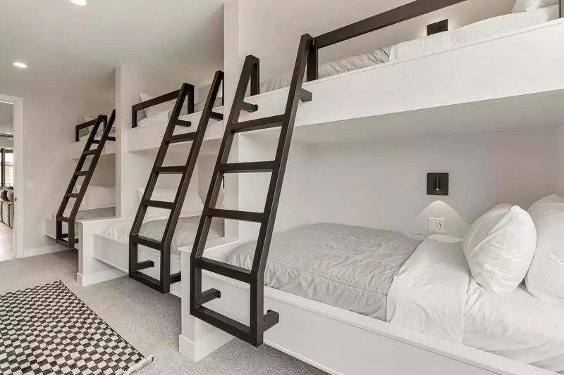 3 Twin/Double Bunks