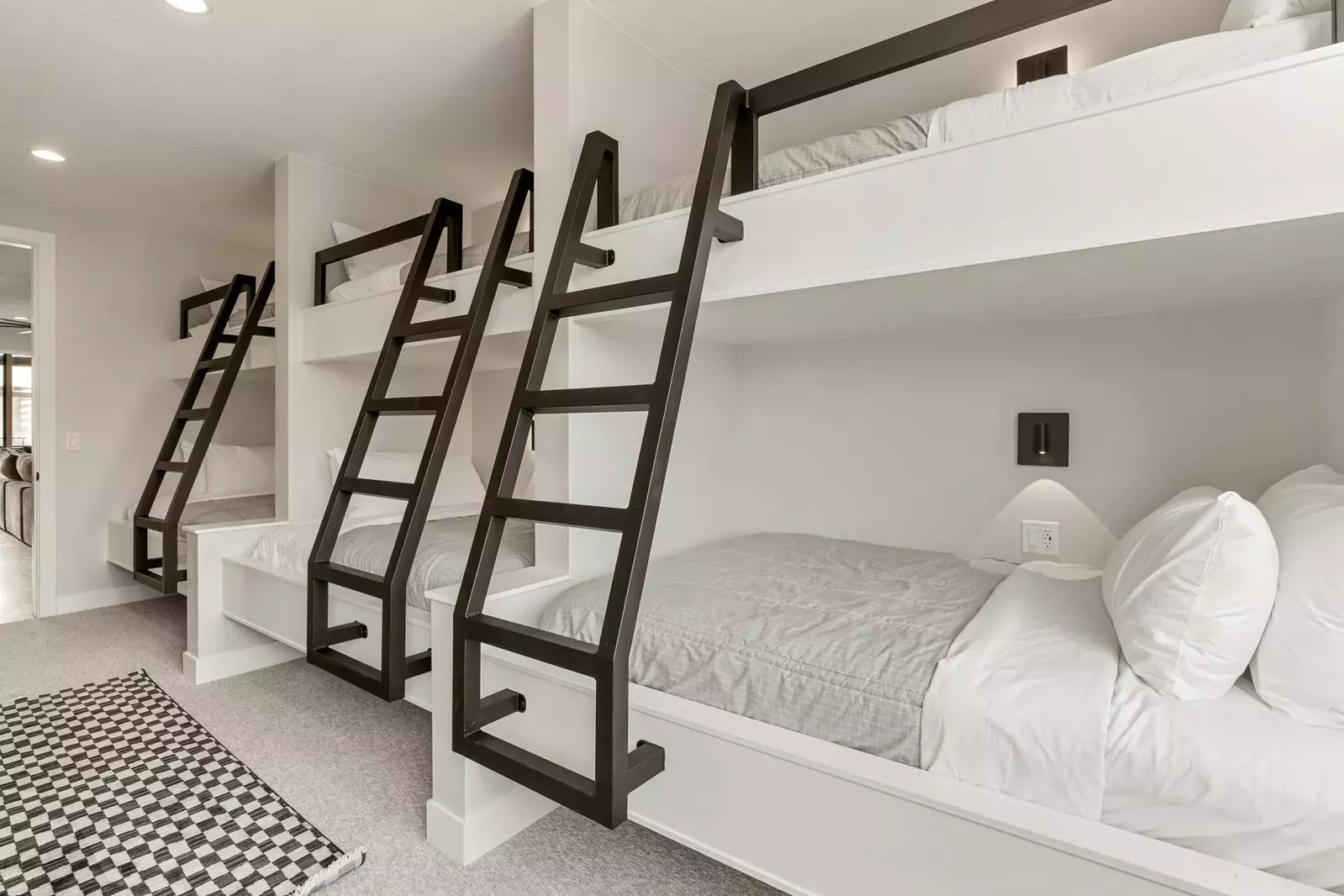 3 Twin/Double Bunks
