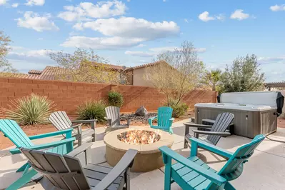 Private Hot Tub + Fire Pit