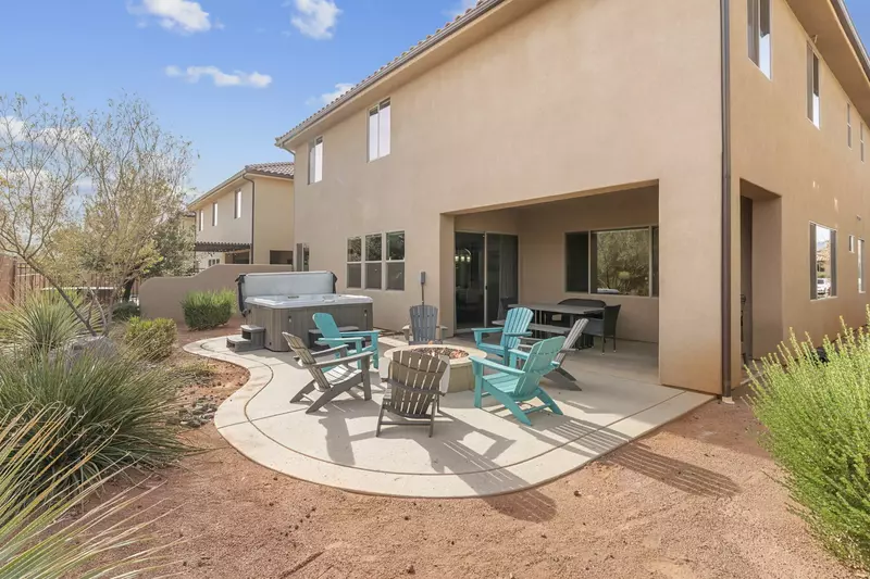 Private Hot Tub + Fire Pit