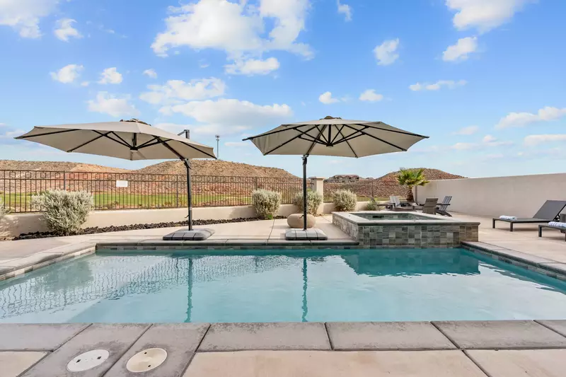 Private Pool + Hot Tub