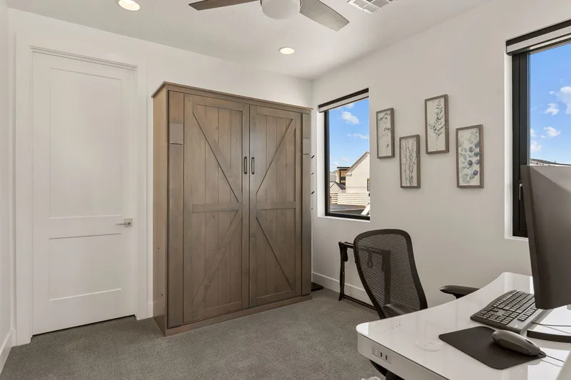 Murphy Bed/Office