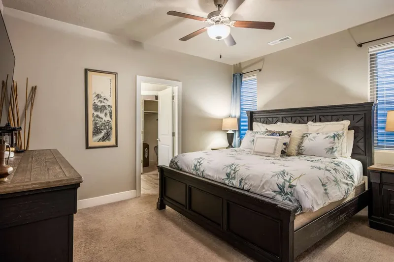 Queen Bedroom