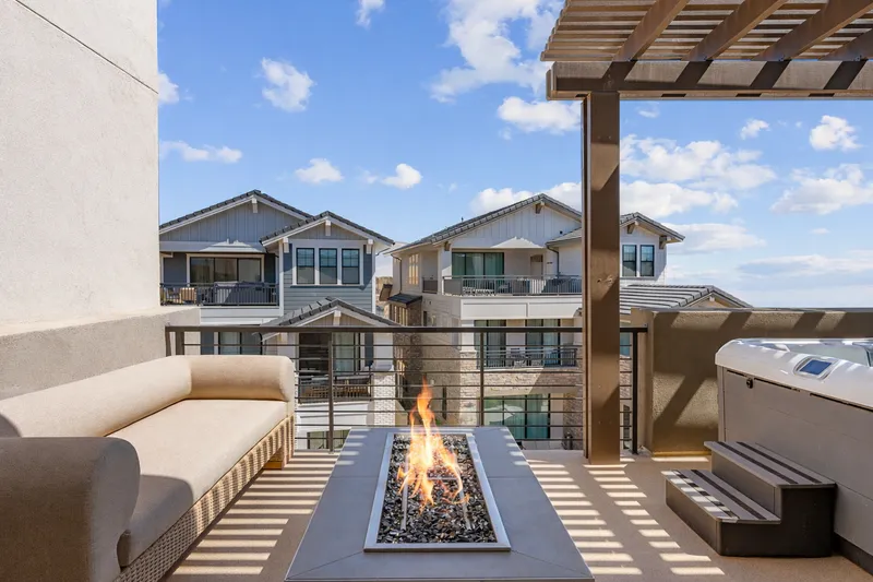 Private Hot Tub + Fire Table
