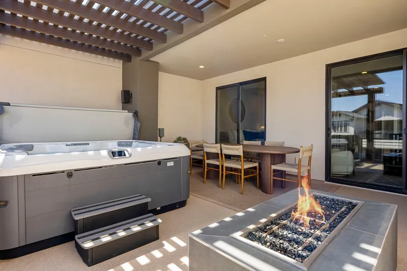Private Hot Tub + Fire Table