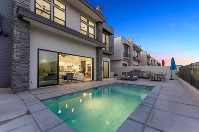Private Pool: House 2
