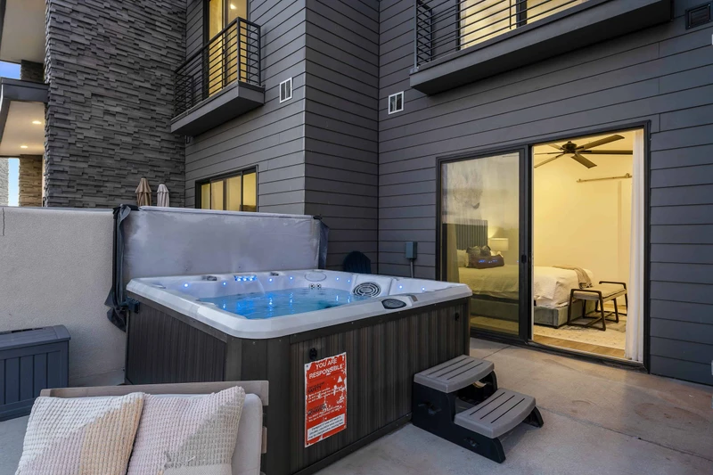 Private Hot Tub: House 2