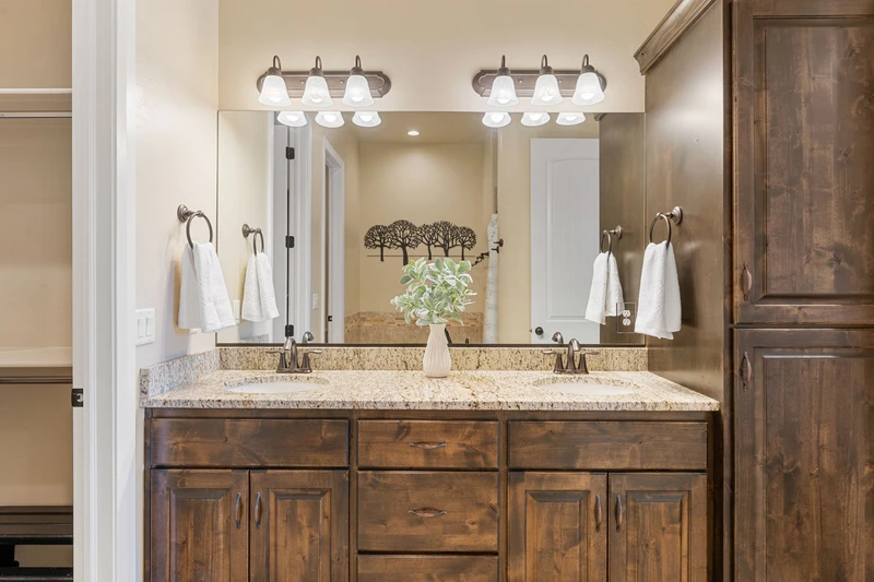 Master Bathroom Suite