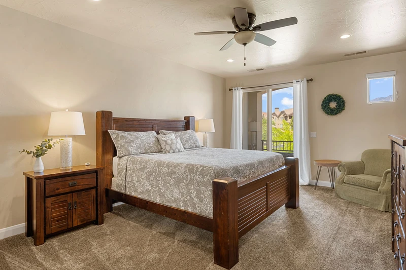 2nd Floor King Master Suite