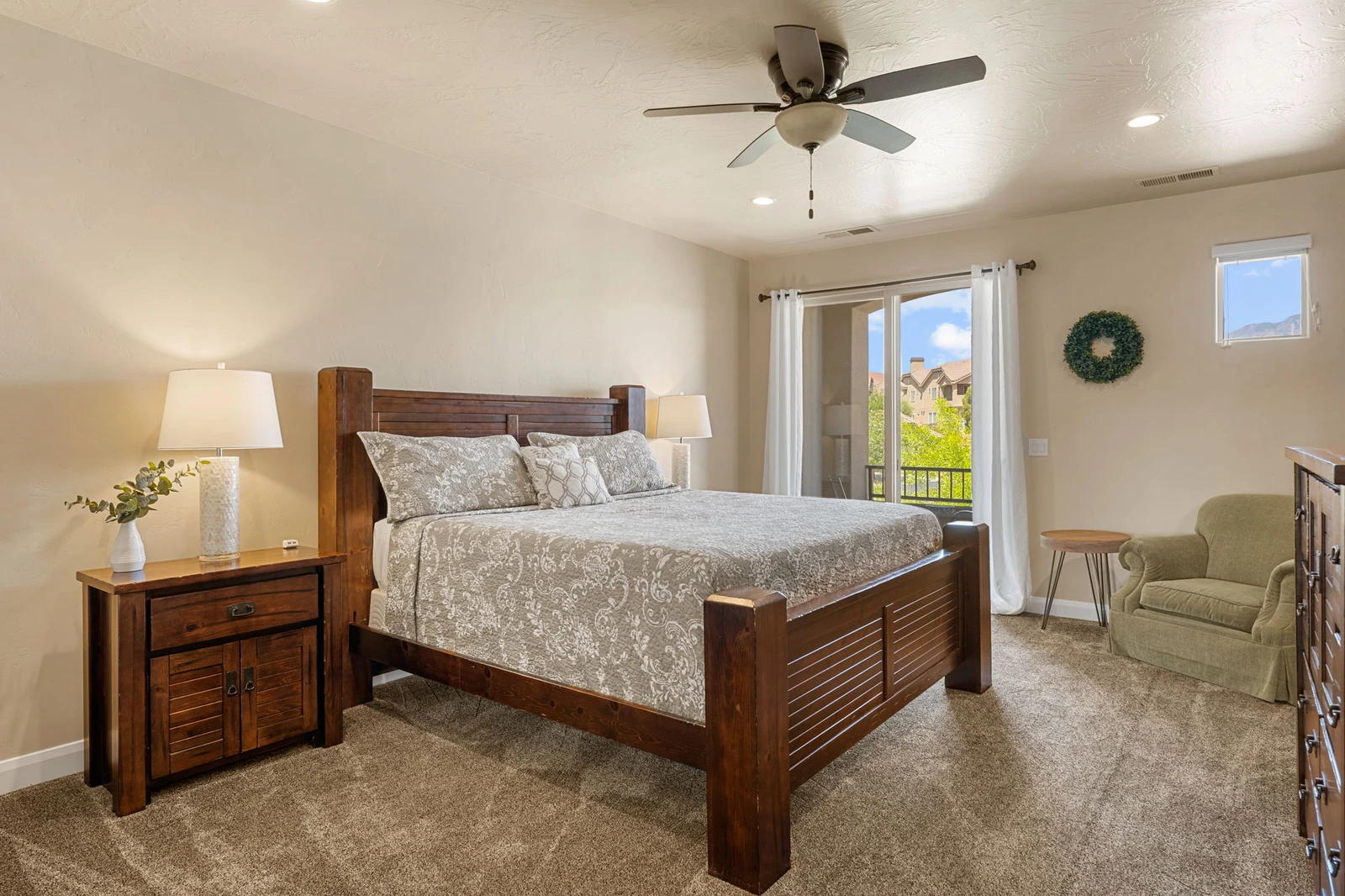 2nd Floor King Master Suite