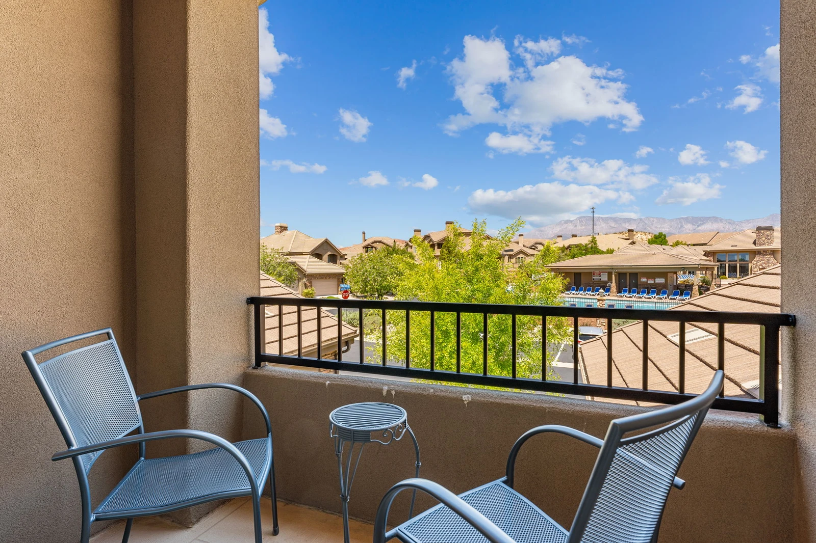 Upstairs King Bedroom Suite Balcony