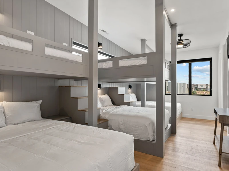 2 Twin/Double + Double/Double Bunks