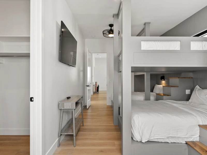 2 Twin/Double + Double/Double Bunks