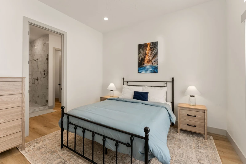 Queen Bedroom