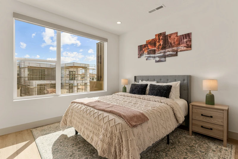 Queen Bedroom