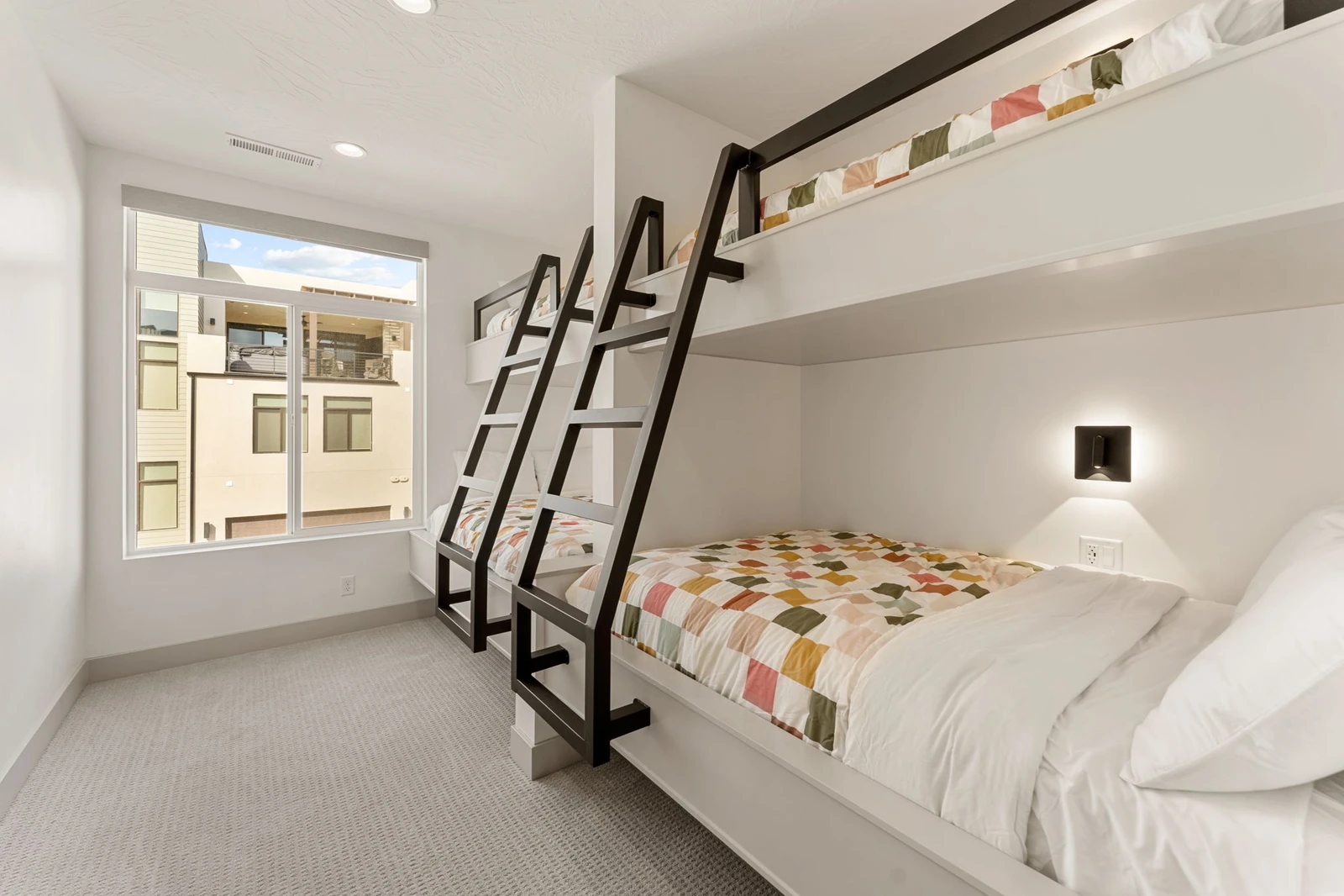 2 Twin/Double Bunks