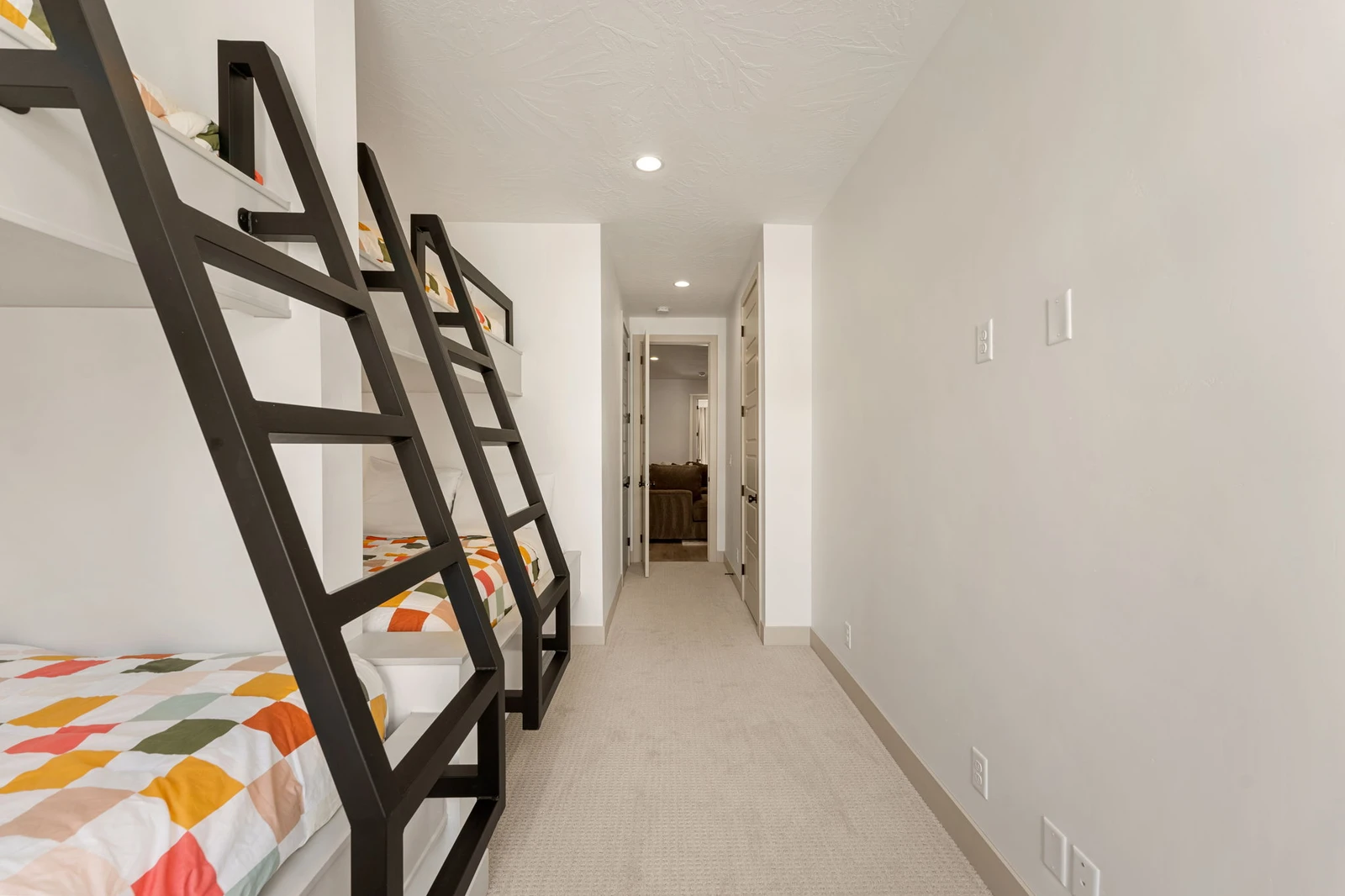2 Twin/Double Bunks