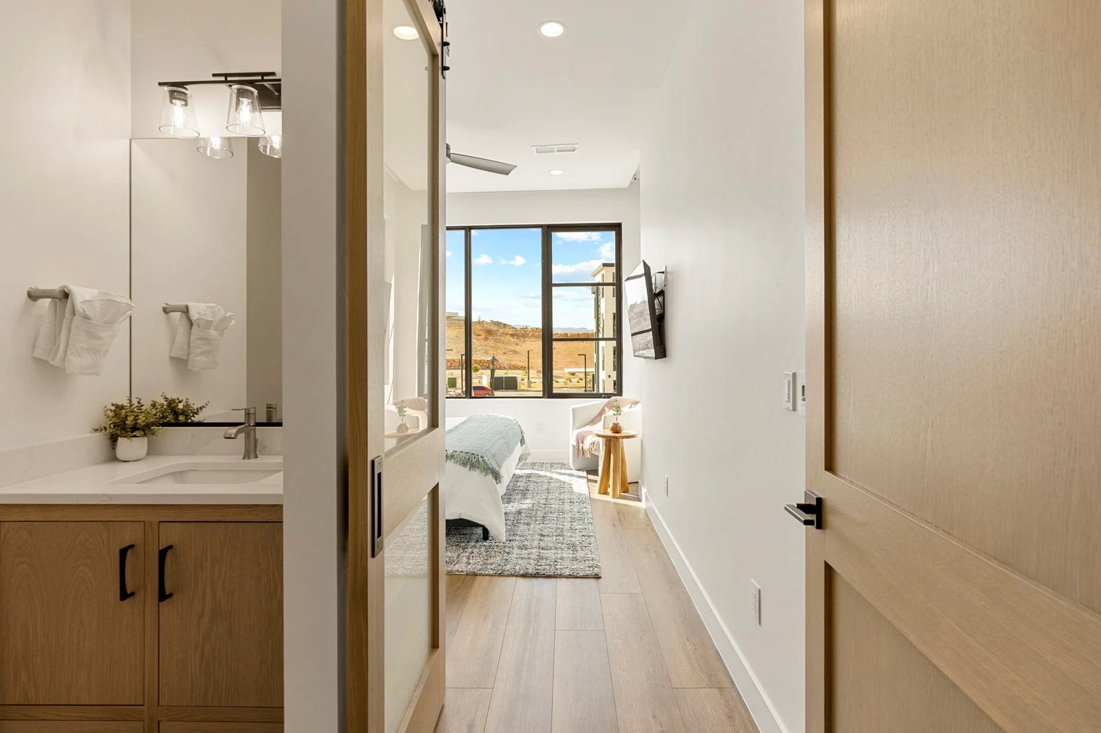Unit B - Bathroom