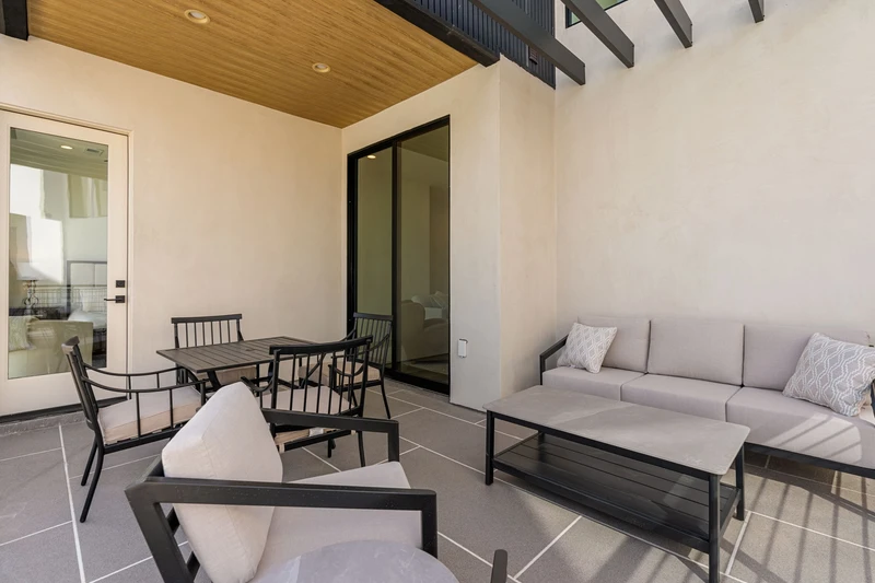 Unit B - Outdoor Seating