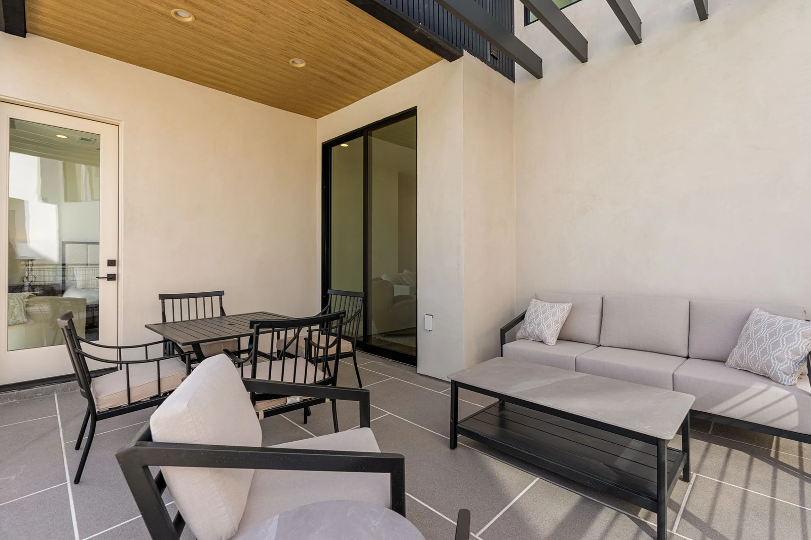 Unit B - Outdoor Seating