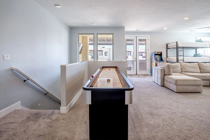 Shuffleboard table