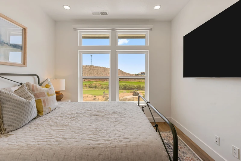 Queen Bedroom