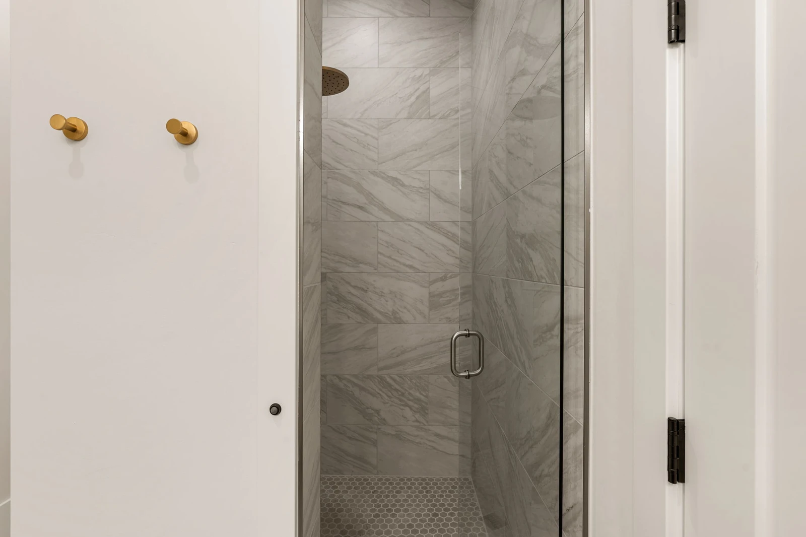 Unit B - Bathroom
