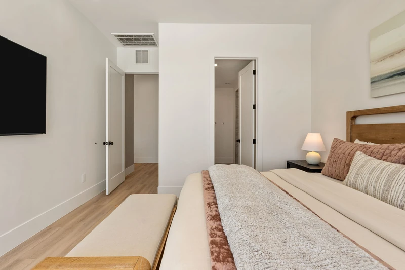 Unit C - King Bedroom