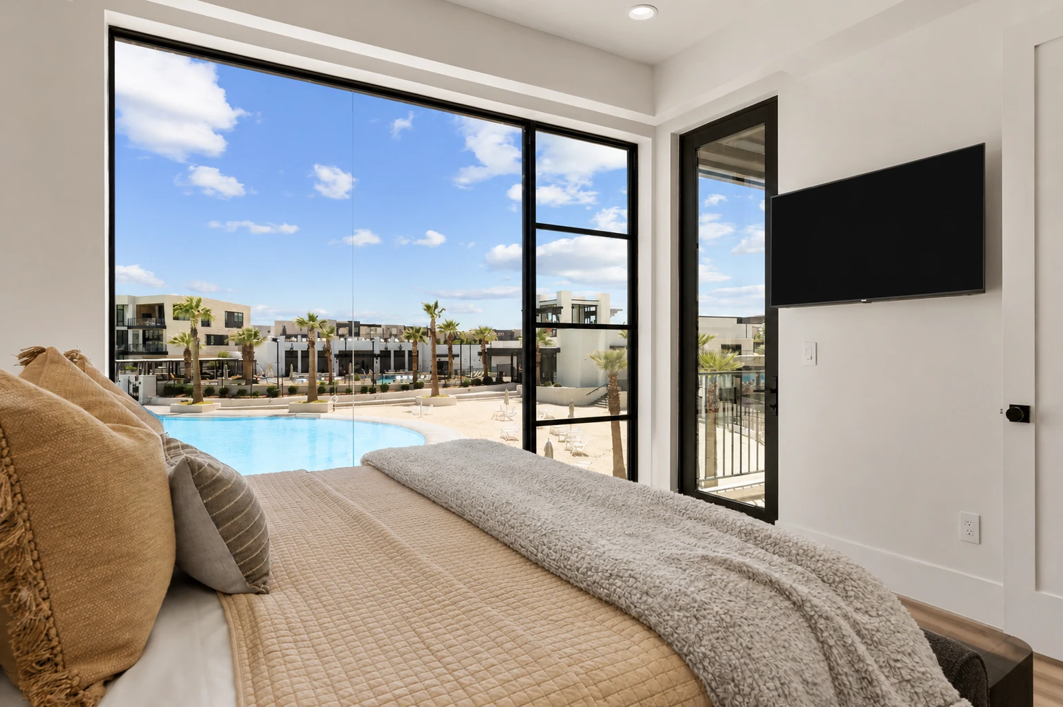 Unit B - King Bedroom