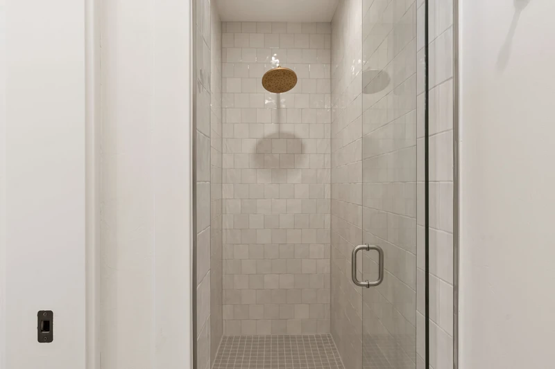 Unit B - Bathroom