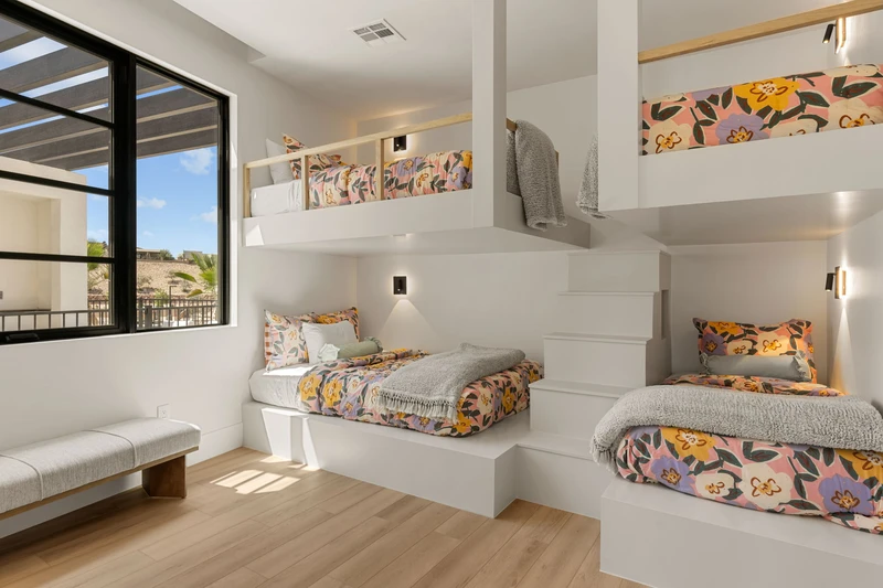 Unit B - Queen/Queen + Twin/Twin Bunk