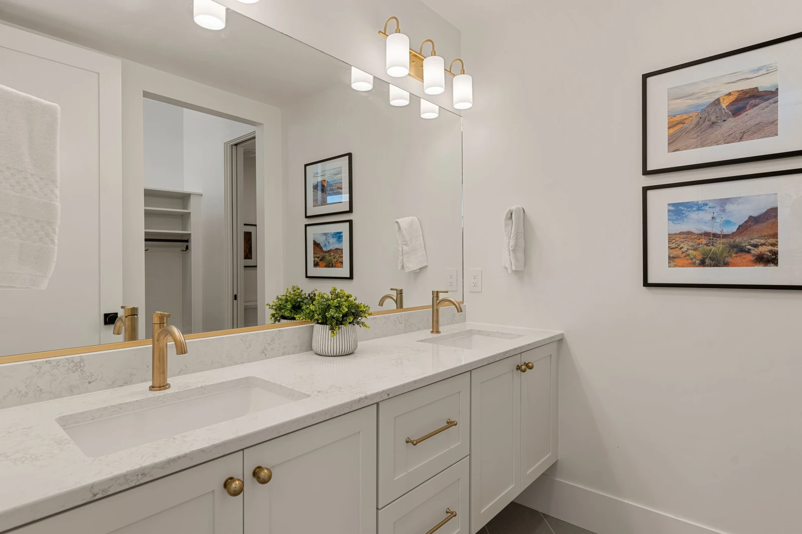 Unit B - Bathroom